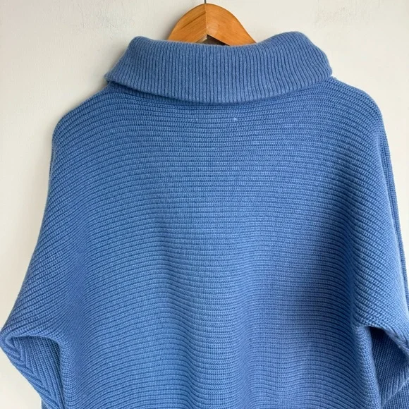 Vtg The Sheepery 100% Virgin Wool Sz 44 Blue Ribbed Knit Button Placket Collar